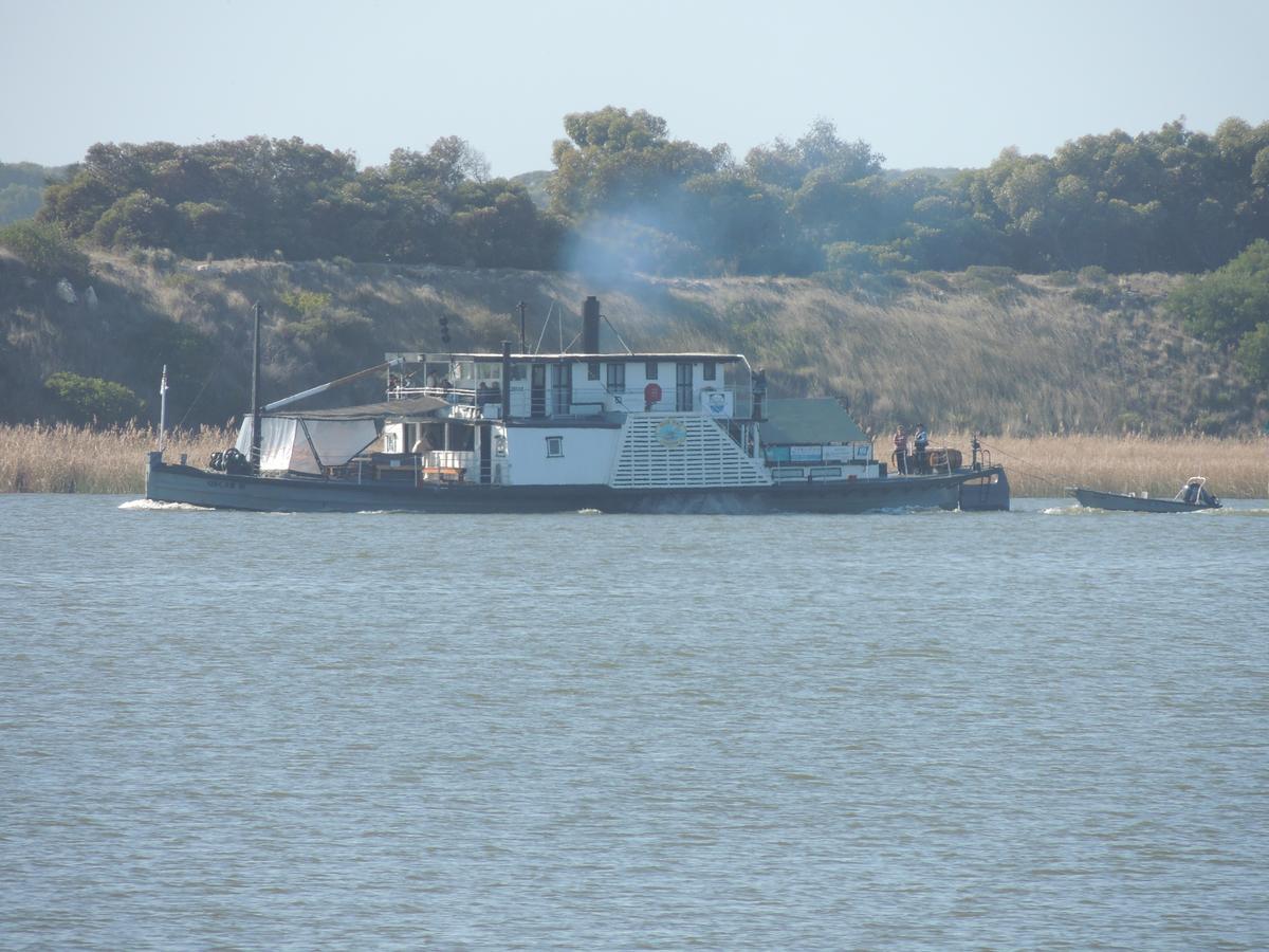 Ps Federal Retreat Paddle Steamer Goolwa Exterior photo